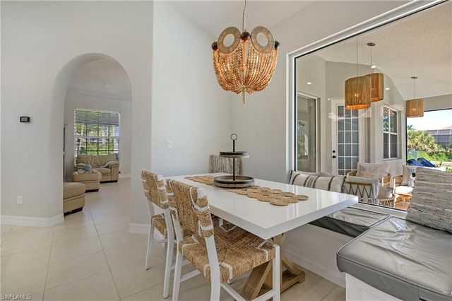 1020 Tivoli LN, Naples, FL 34104