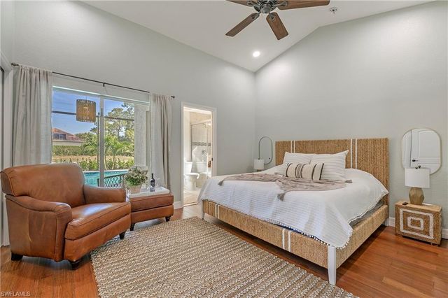 1020 Tivoli LN, Naples, FL 34104