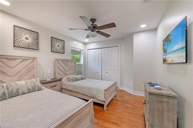 1020 Tivoli LN, Naples, FL 34104