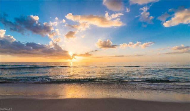 1020 Tivoli LN, Naples, FL 34104