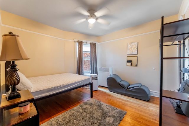 6112 S Saint Lawrence Avenue 2, Chicago, IL 60637