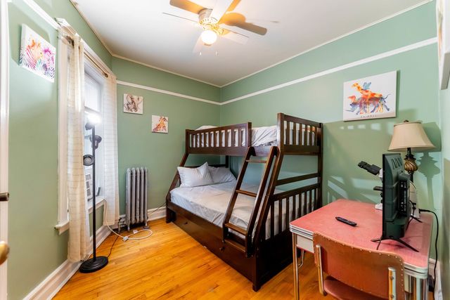 6112 S Saint Lawrence Avenue 2, Chicago, IL 60637