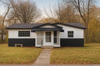 1212 W 9th Avenue, Pine Bluff, AR 71603