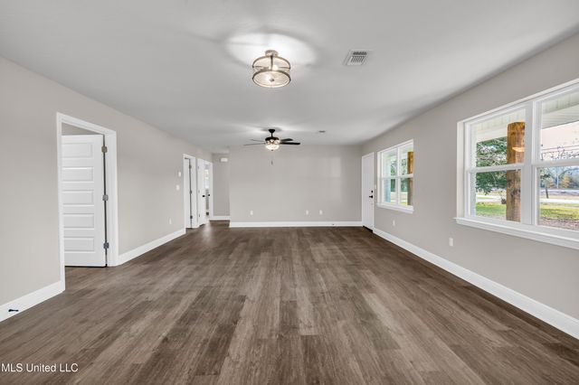 19 W Union Road, Carriere, MS 39426