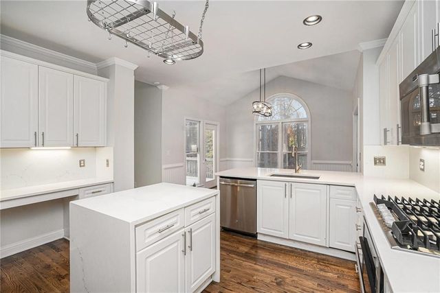 523 Sycamore Point, Woodstock, GA 30189