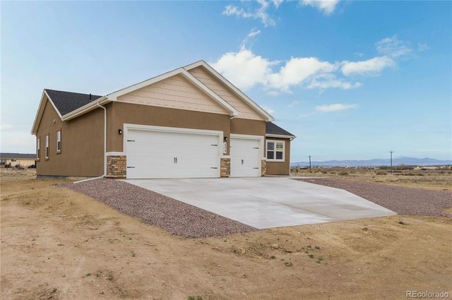 353 S Ashford Drive, Pueblo, CO 81007