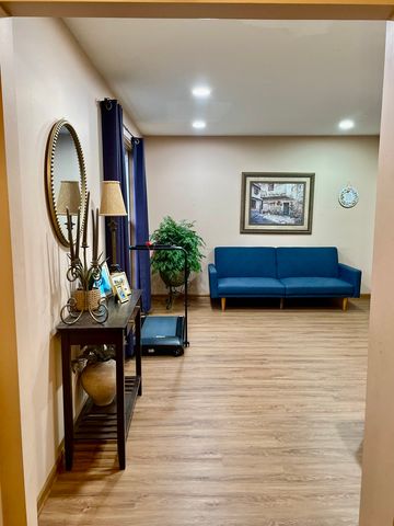 1304 Yorkshire Lane, Carol Stream, IL 60188