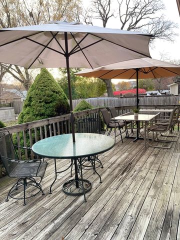 1304 Yorkshire Lane, Carol Stream, IL 60188