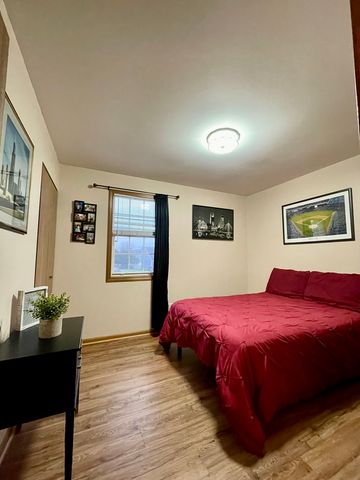 1304 Yorkshire Lane, Carol Stream, IL 60188