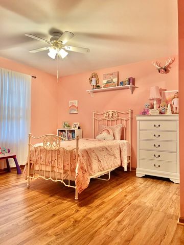 1304 Yorkshire Lane, Carol Stream, IL 60188