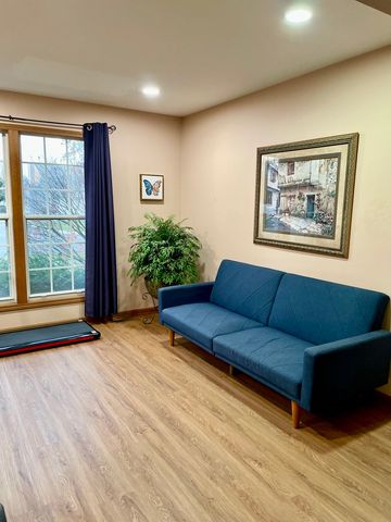 1304 Yorkshire Lane, Carol Stream, IL 60188