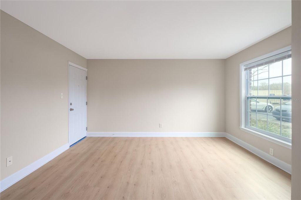 Image 5 of property listing at 8340 12TH STREET N A, St Petersburg, FL 33702