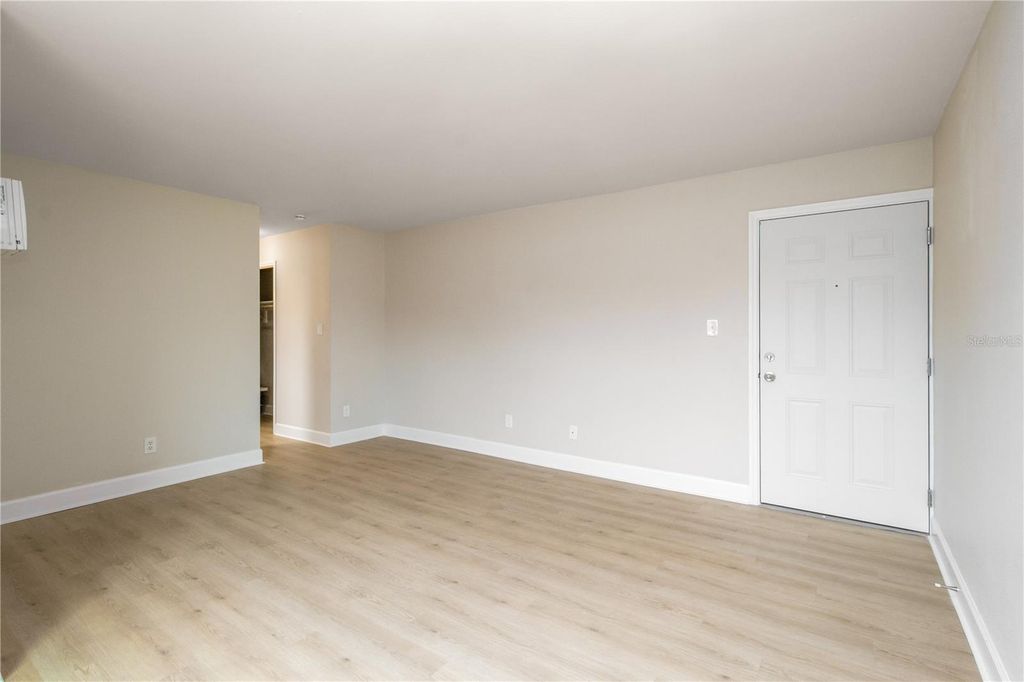 Image 6 of property listing at 8340 12TH STREET N A, St Petersburg, FL 33702