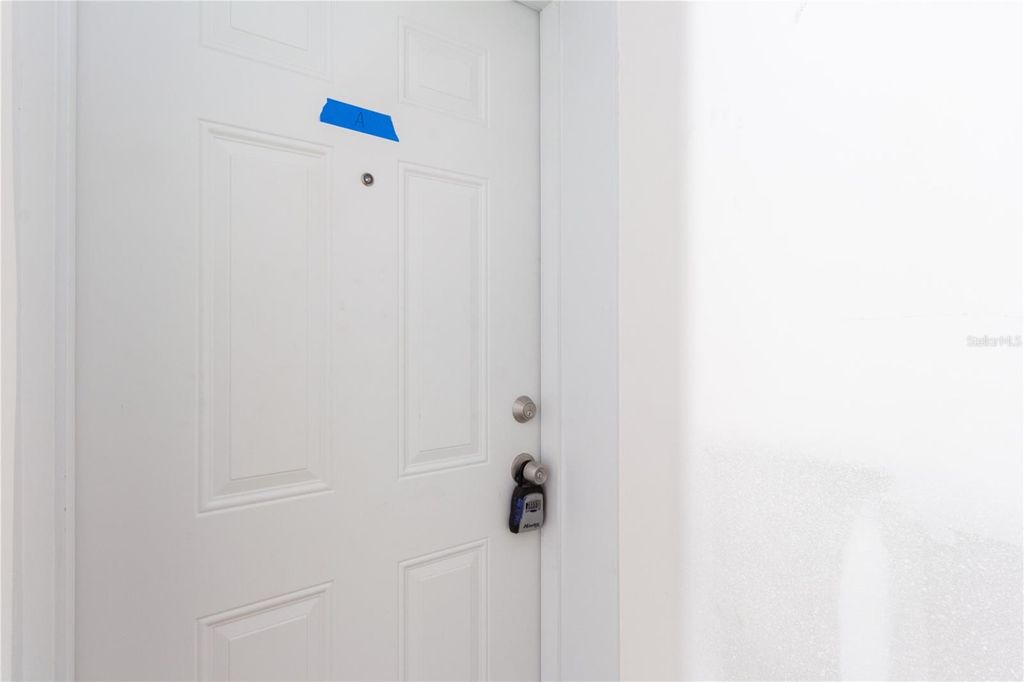 Image 7 of property listing at 8340 12TH STREET N A, St Petersburg, FL 33702