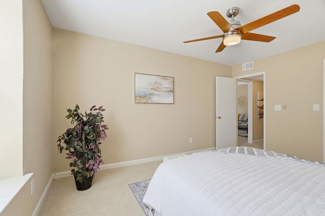 1915 Mount Vernon Court 16, Mountain View, CA 94040