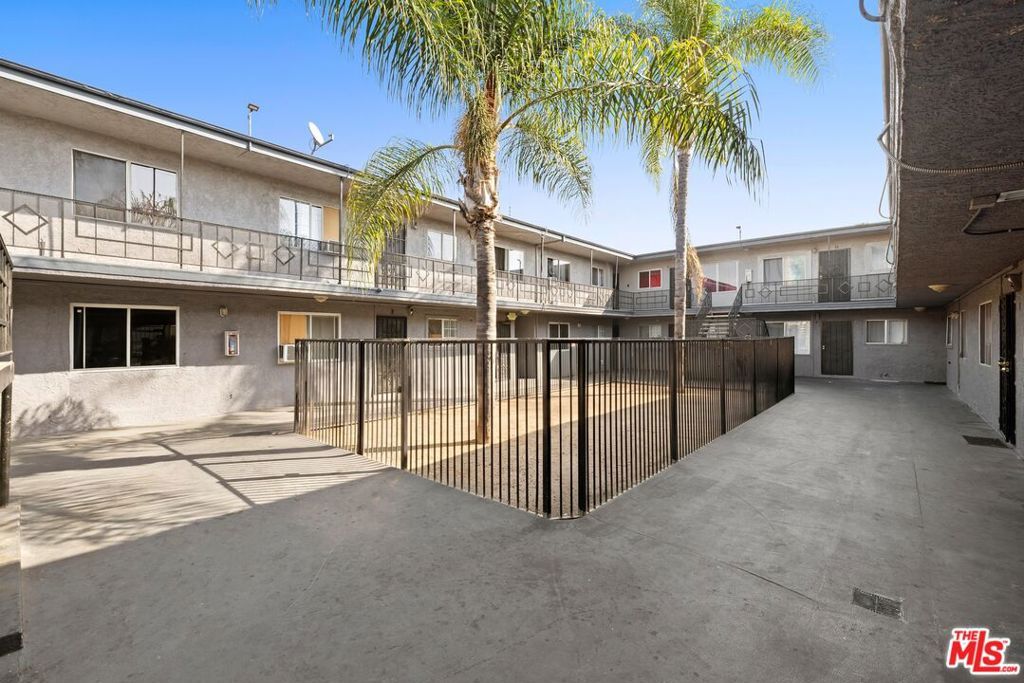 819 W Imperial Highway, Los Angeles, CA 90044 — photo 3
