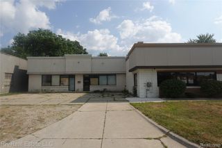 9 Mile Road, Warren, MI 48089