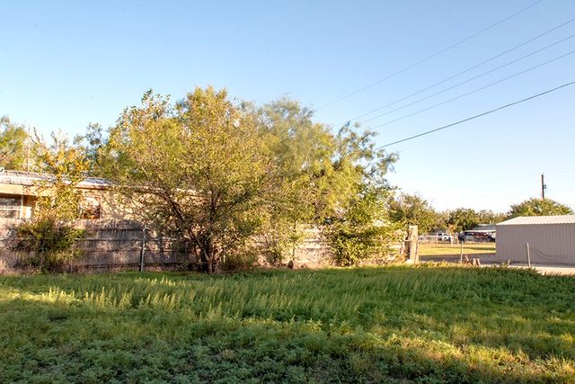130 Concho Street, Tye, TX 79563