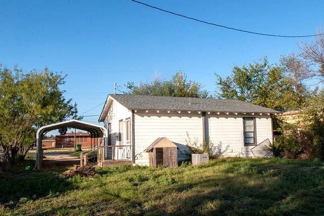 130 Concho Street, Tye, TX 79563