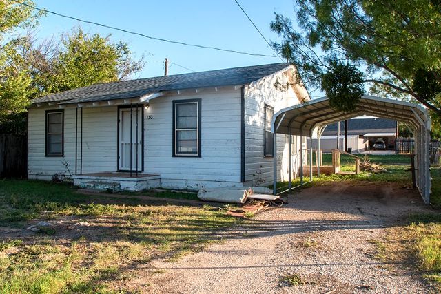 130 Concho Street, Tye, TX 79563