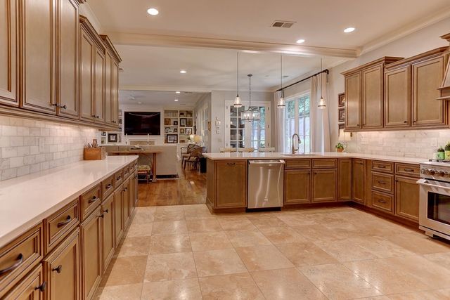 1948 CLARINGTON DR, Germantown, TN 38138