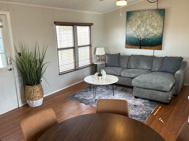 36 Old Point Rd WINTER, Newbury, MA 01951
