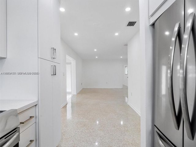 17320 NW 80th Avenue, Hialeah, FL 33015