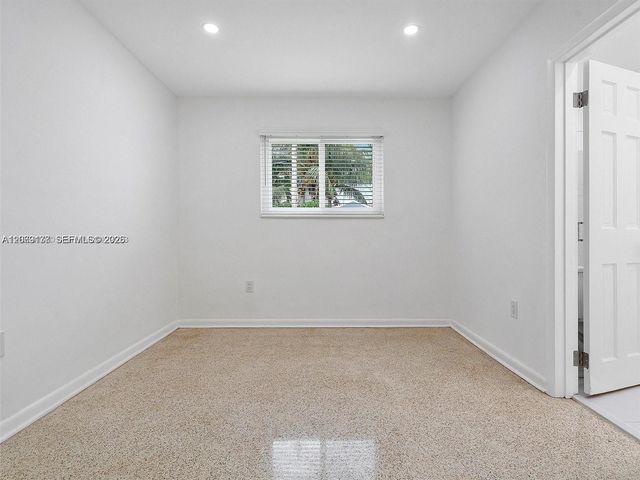 17320 NW 80th Avenue, Hialeah, FL 33015