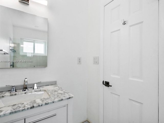17320 NW 80th Avenue, Hialeah, FL 33015