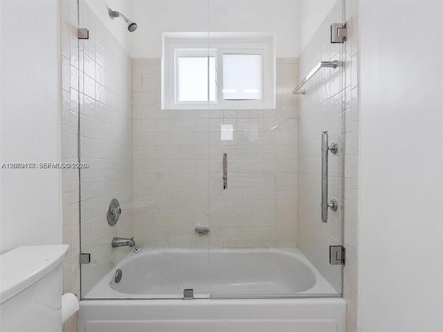 17320 NW 80th Avenue, Hialeah, FL 33015