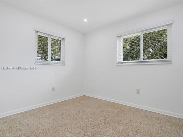 17320 NW 80th Avenue, Hialeah, FL 33015