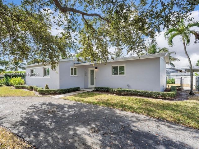 17320 NW 80th Avenue, Hialeah, FL 33015