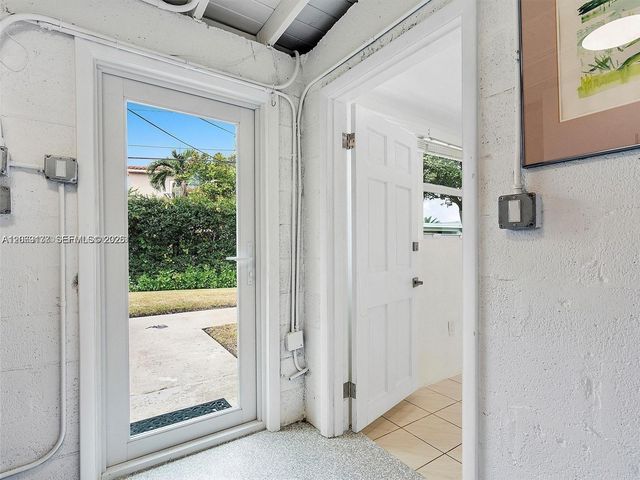 17320 NW 80th Avenue, Hialeah, FL 33015