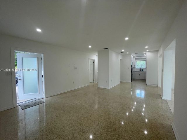 17320 NW 80th Avenue, Hialeah, FL 33015