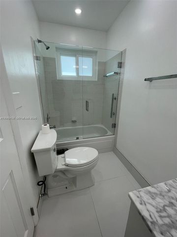 17320 NW 80th Avenue, Hialeah, FL 33015