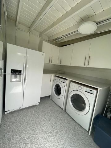 17320 NW 80th Avenue, Hialeah, FL 33015