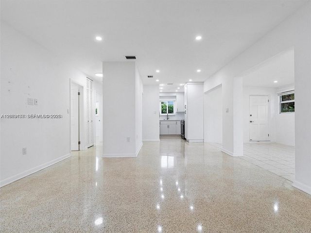 17320 NW 80th Avenue, Hialeah, FL 33015