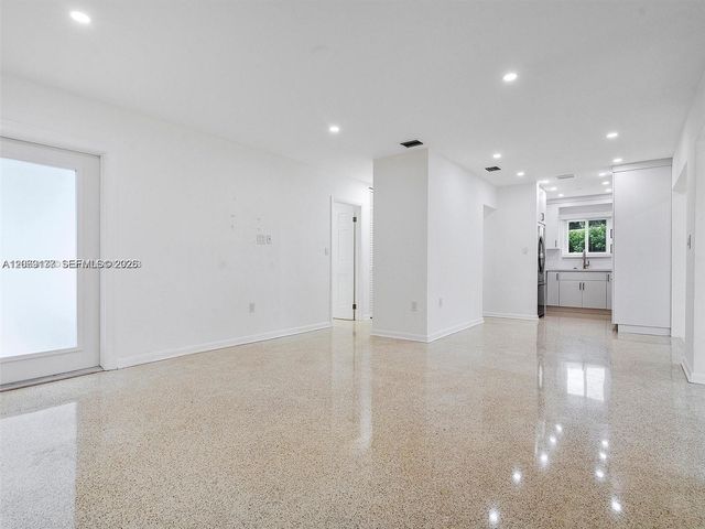 17320 NW 80th Avenue, Hialeah, FL 33015