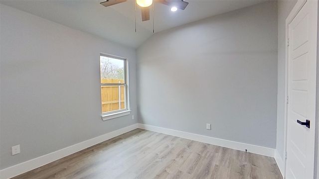 1228 E Leuda Street, Fort Worth, TX 76104