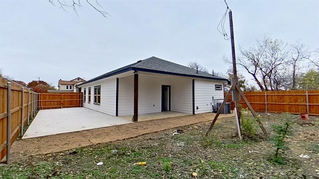1228 E Leuda Street, Fort Worth, TX 76104