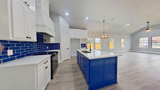 1228 E Leuda Street, Fort Worth, TX 76104