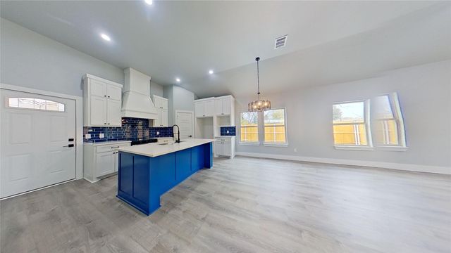 1228 E Leuda Street, Fort Worth, TX 76104