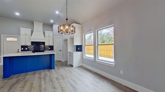 1228 E Leuda Street, Fort Worth, TX 76104