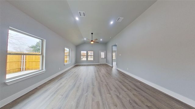 1228 E Leuda Street, Fort Worth, TX 76104