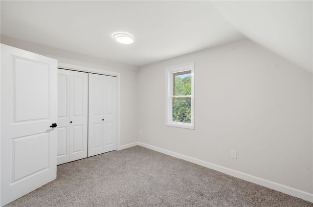 985 Blackhawk Rd, Beaver Falls, PA 15010