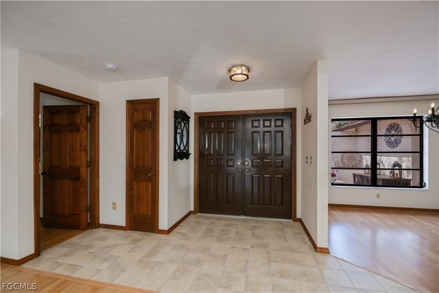 5702 Sandpiper PL, Fort Myers, FL 33919