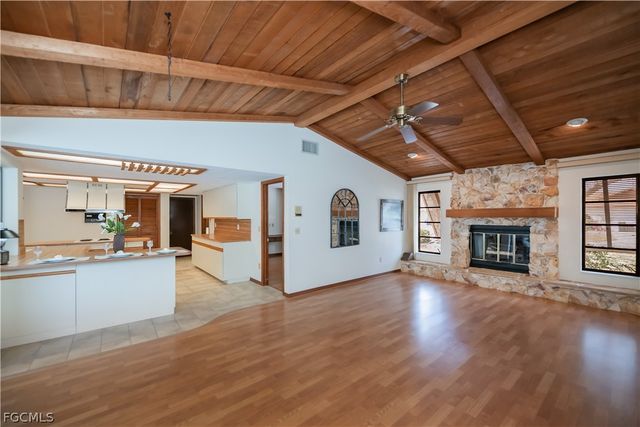 5702 Sandpiper PL, Fort Myers, FL 33919