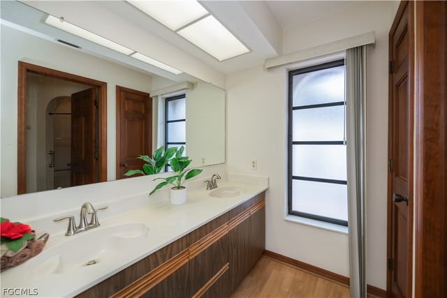 5702 Sandpiper PL, Fort Myers, FL 33919