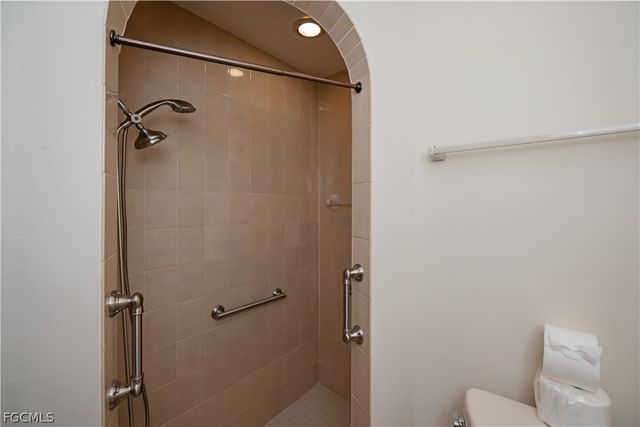 5702 Sandpiper PL, Fort Myers, FL 33919