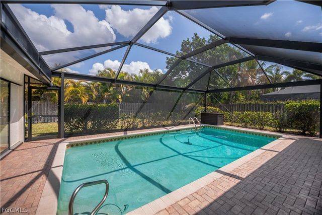 5702 Sandpiper PL, Fort Myers, FL 33919